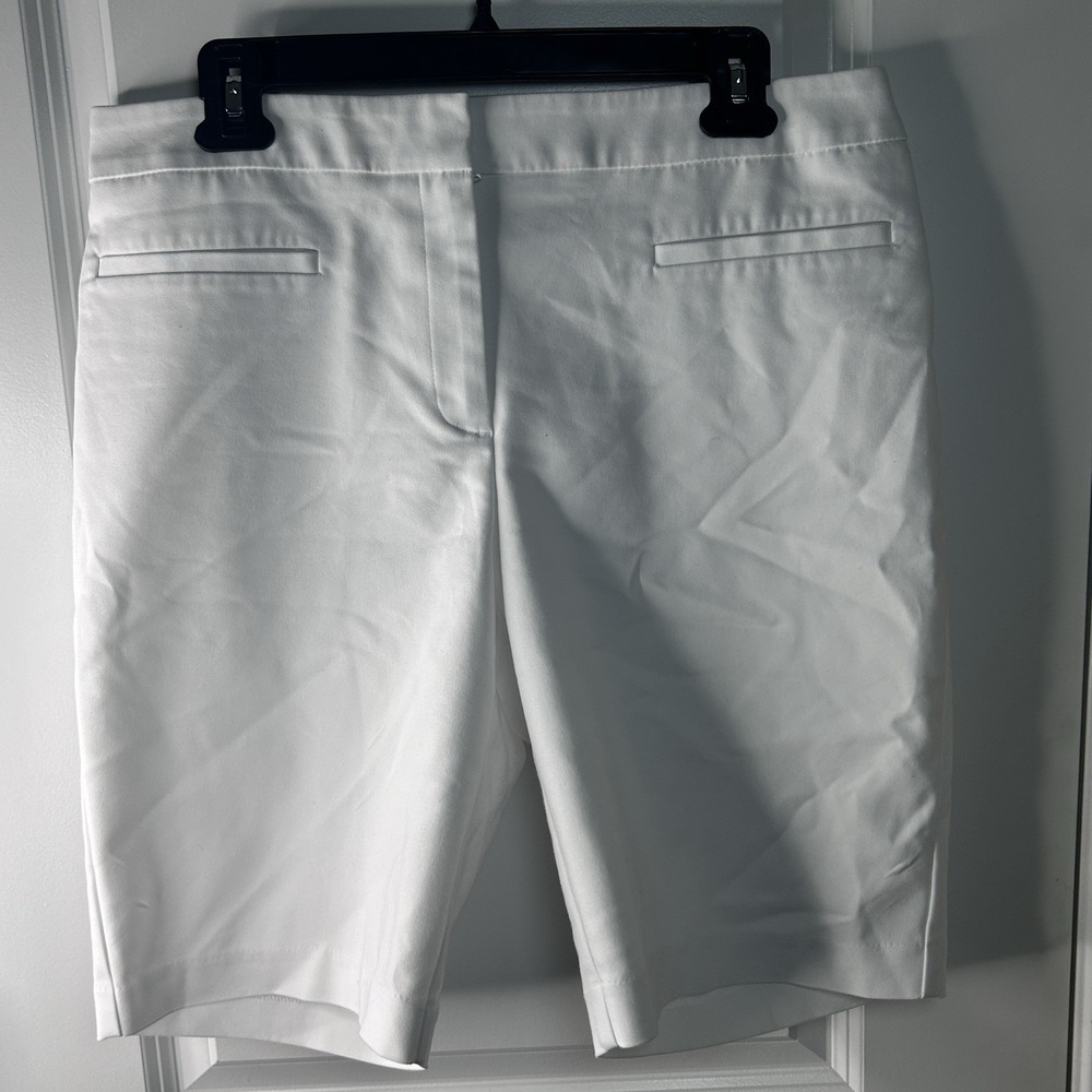 Chico's Womens White‎ Flat Front Bermuda Shorts With Pockets Sz 2 (12)